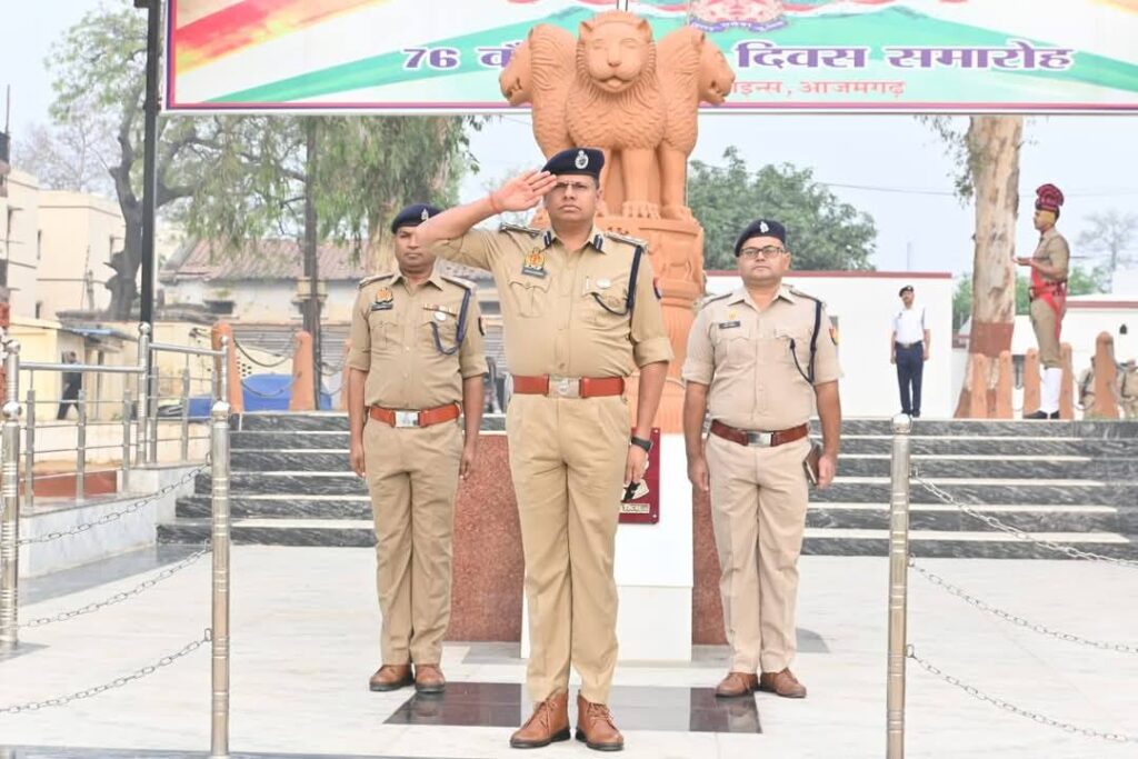 485704922_122178270554267065_3669370286135856937_n-1024x683 वरिष्ठ पुलिस अधीक्षक आजमगढ़ ने परेड का किया निरीक्षण