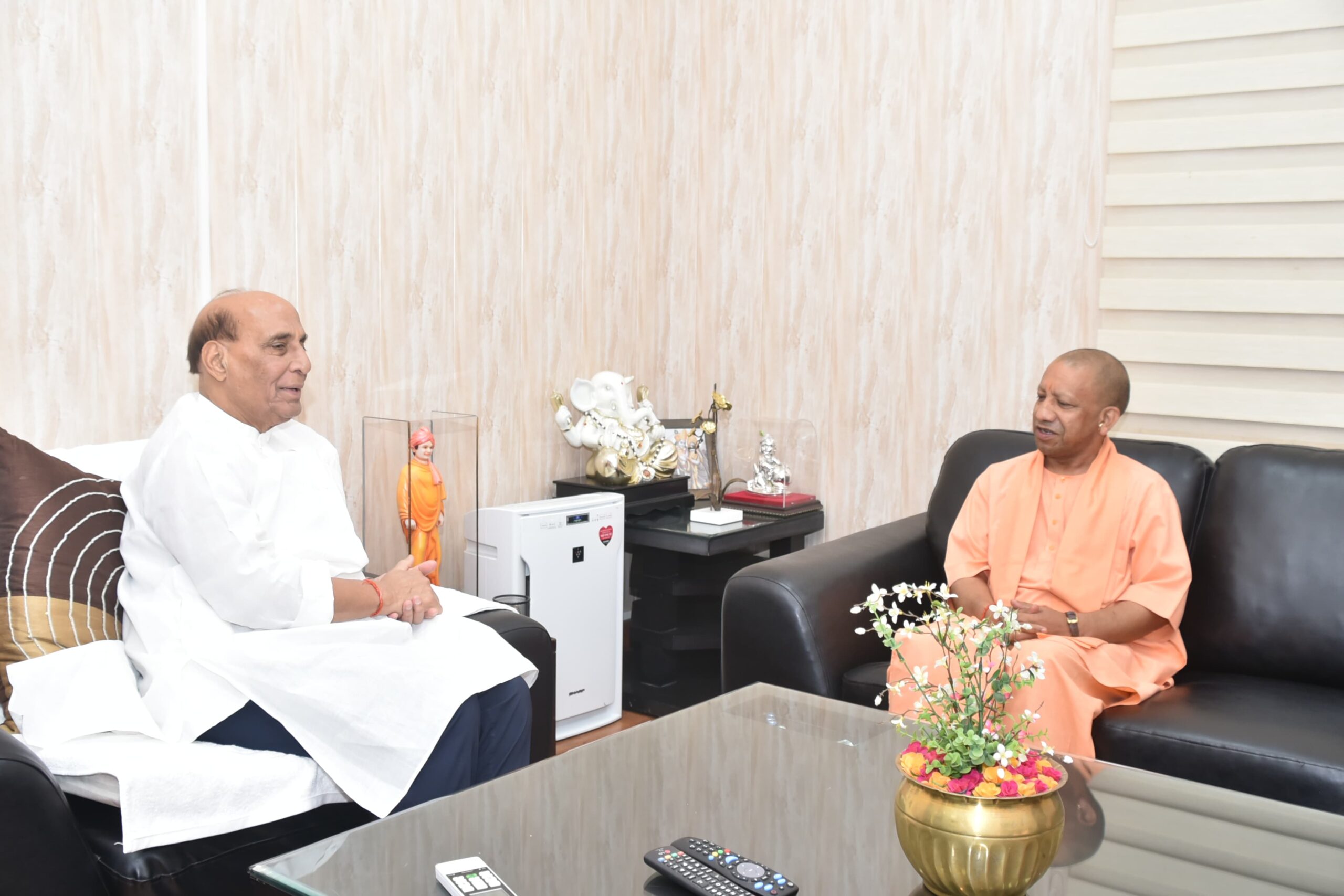 IMG-20250428-WA0009-scaled एक्शन में योगी आदित्यनाथ