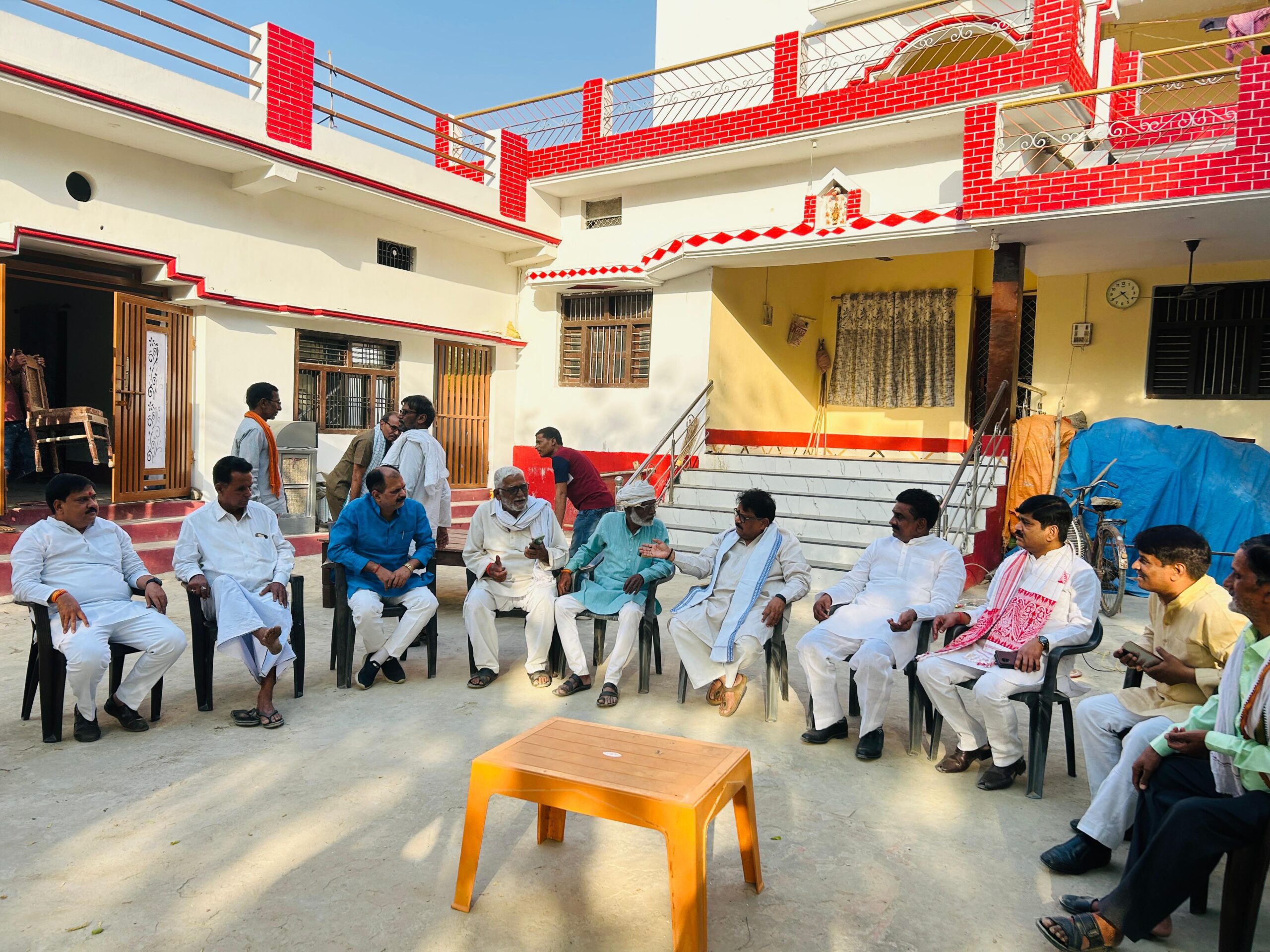 WhatsApp-Image-2025-04-06-at-21.34.40-1-scaled विजय बहादुर पाठक ने किया लोकार्पण