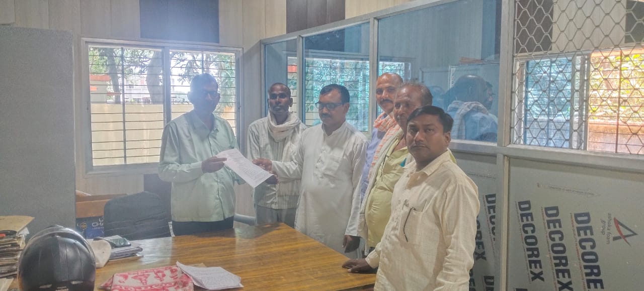 IMG-20250508-WA0002 समाज के कुछ लोगों ने सफाई कर्मी को जूते से दबाया : अनिल यादव