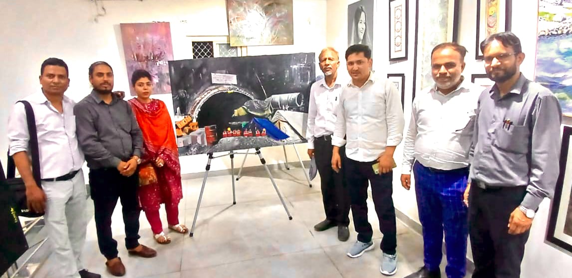 IMG-20250514-WA0019 उत्तरा आर्ट गैलरी देहरादून में दिखी 'सिल्कयारा टर्नल त्रासदी' की संवेदनात्मक झलक