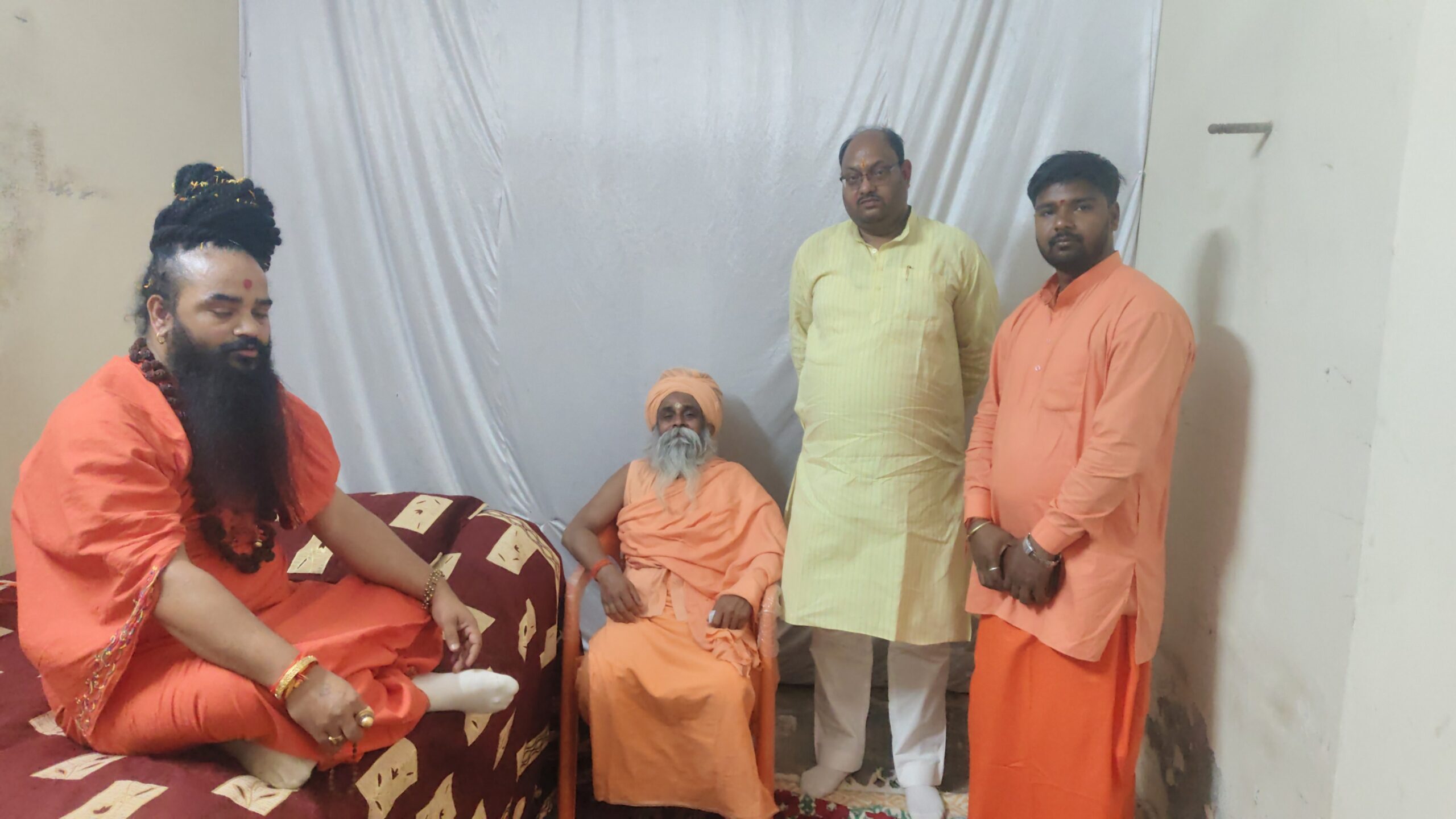 IMG_20250502_121316-scaled पंचदेव मंदिर में पंचायती उदासीन अखाड़ा प्रयागराज के महंत रामनवमी महाराज का भव्य स्वागत