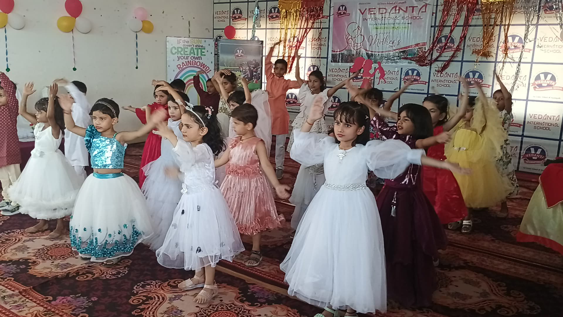 WhatsApp-Image-2025-05-11-at-5.14.57-PM वेदांता इंटरनेशनल स्कूल आज़मगढ़ में मातृ दिवस बड़े धूमधाम से मनाया गया