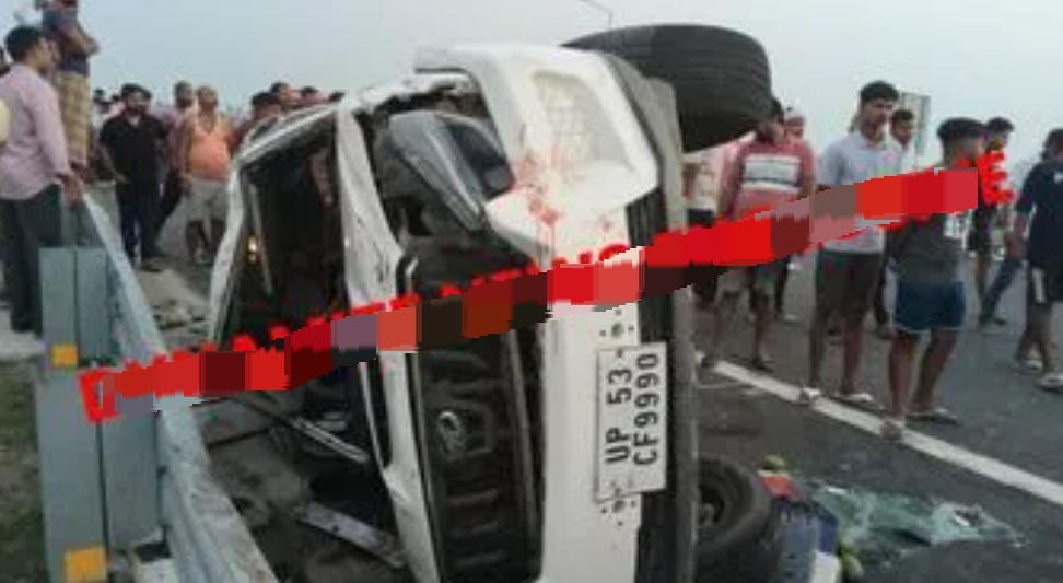 WhatsApp-Image-2025-06-23-at-11.34.42-PM पूर्व कैविनेट मंत्री फतेहबहादुर सिंह सड़क हादसे में गम्भीर रूप से घायल