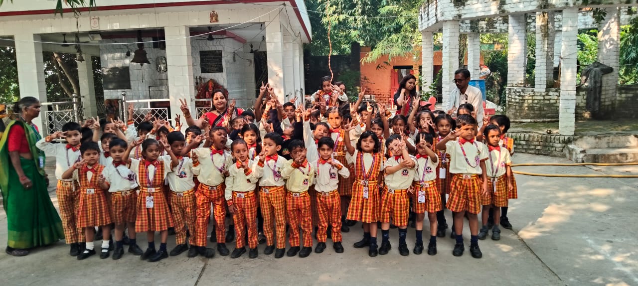 WhatsApp-Image-2025-11-10-at-3.34.52-PM वेदांता इंटरनेशनल स्कूल, आज़मगढ़ का के.जी.एस. ग्रुप का आज़मगढ़ शैक्षणिक भ्रमण कार्यक्रम सफलतापूर्वक संपन्न