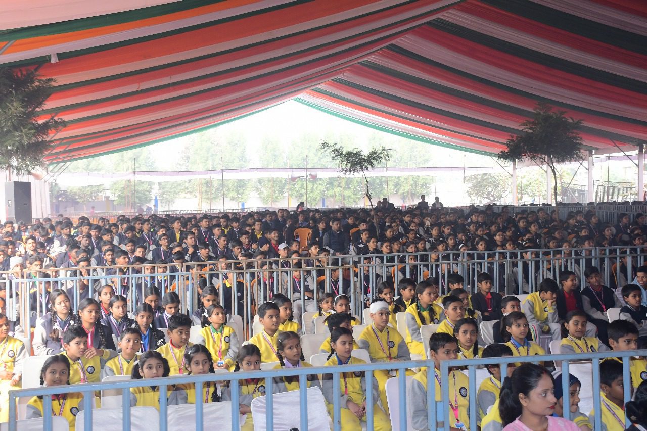 IMG-20251210-WA0121 कर्मा देवी समूह के 16वें स्थापना दिवस की शुरुआत प्रेरक कथा से