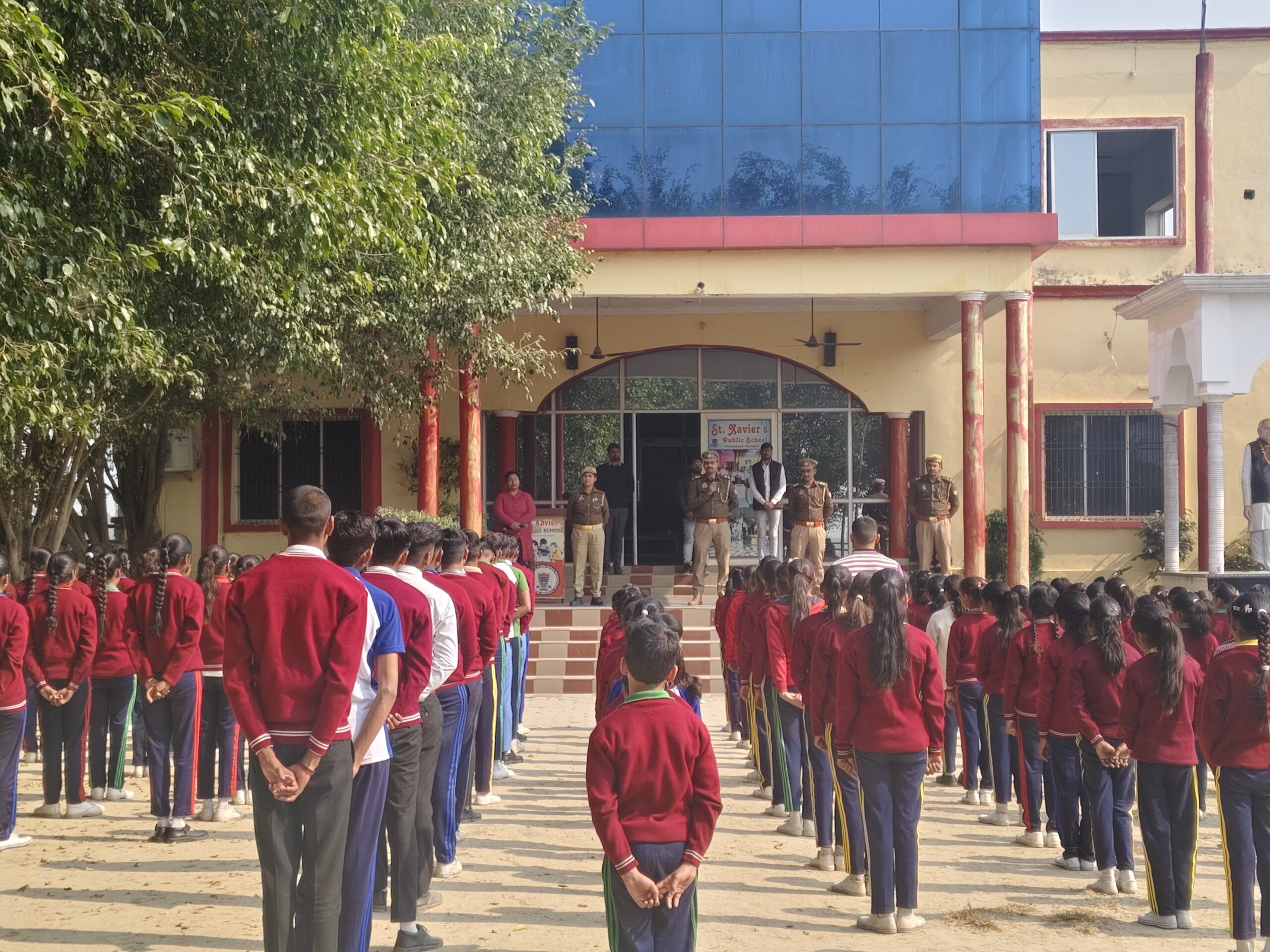 तहबरपुर थाना पुलिस साइबर सुरक्षा के प्रति बच्चों को किया जागरूक